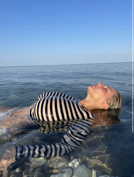 Anastasia Gorbunova sexy hübsche fotos