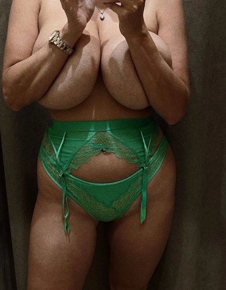 asiatische titten onlyfans heiße hübsche galerien