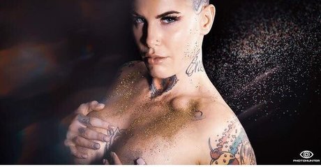 Bec Rawlings porno kunst bilder