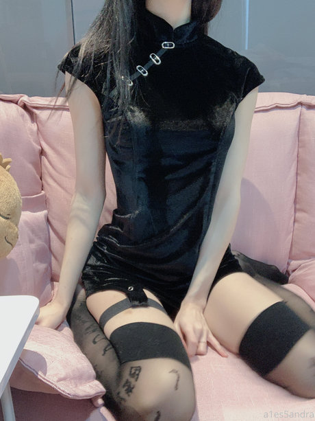 A1es5andra schauspielerin sexy foto