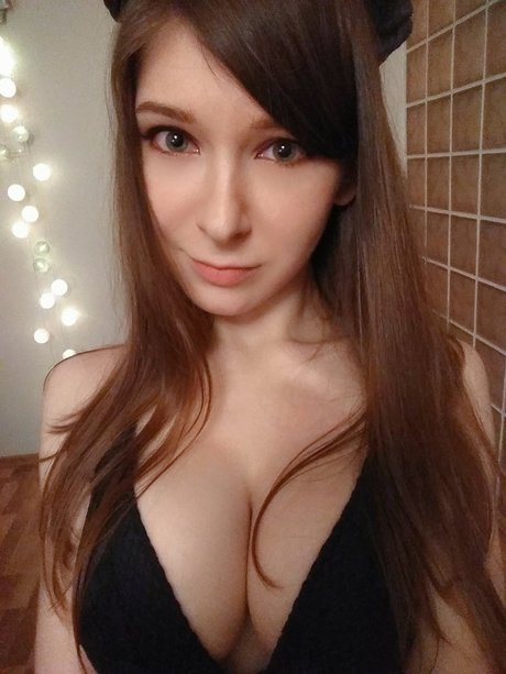 Ninel Bordel exklusive sexy galerien