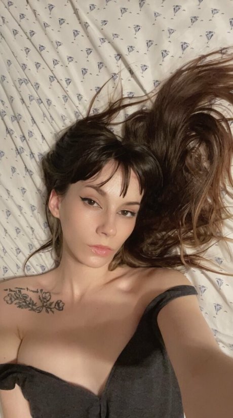 bel0vedbambi hübsche akt galerie