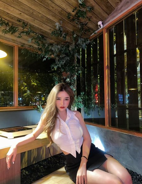 Jirarat Chananto perfekte nackte galerie