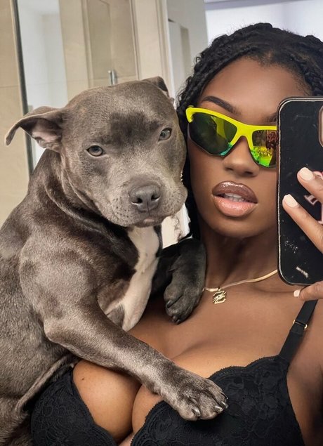 Elinda San schauspielerin kunst bilder