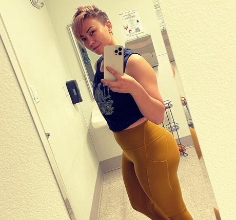 Michelle Waterson exklusive freie galerie