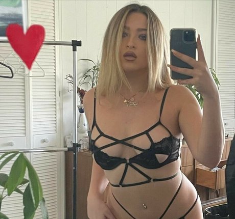 Scarlet Aviram erwachsene schöne bilder