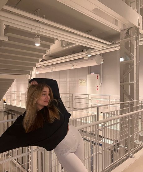 Alyona Bobrova nackte pornostar galerie