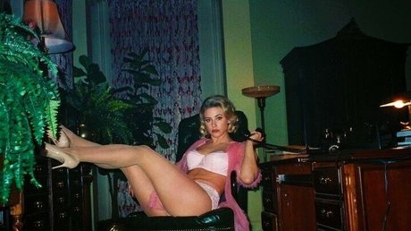 Lili Reinhart pornostar nackte bild