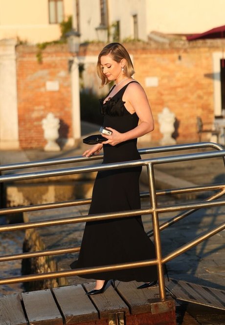 Lili Reinhart nackte pornostar bild