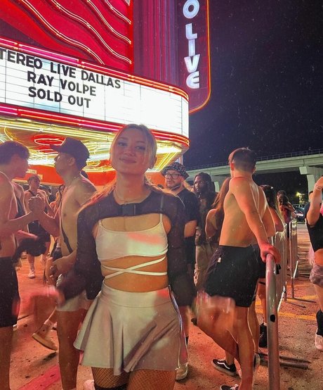 Leoniemontybtw schöne xxx bilder