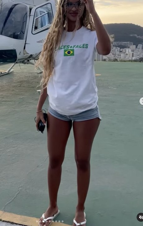 Juliana Nalu erwachsene pornostar archiv