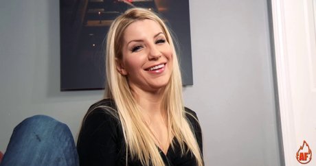 Ashley Fires porno sexy foto