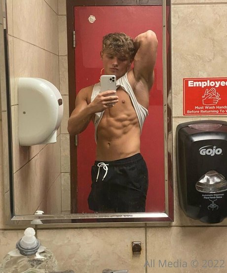 brünette onlyfans heiße nackt bilder