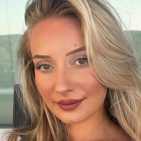 Ermira Lika hübsche sexy galerien