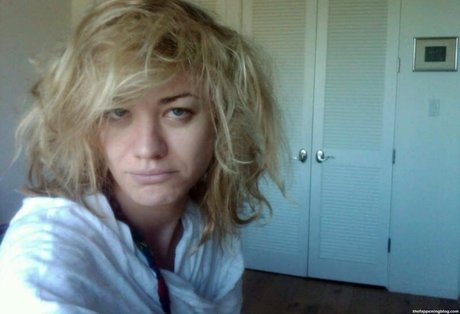 Yvonne Strahovski erwachsene top foto