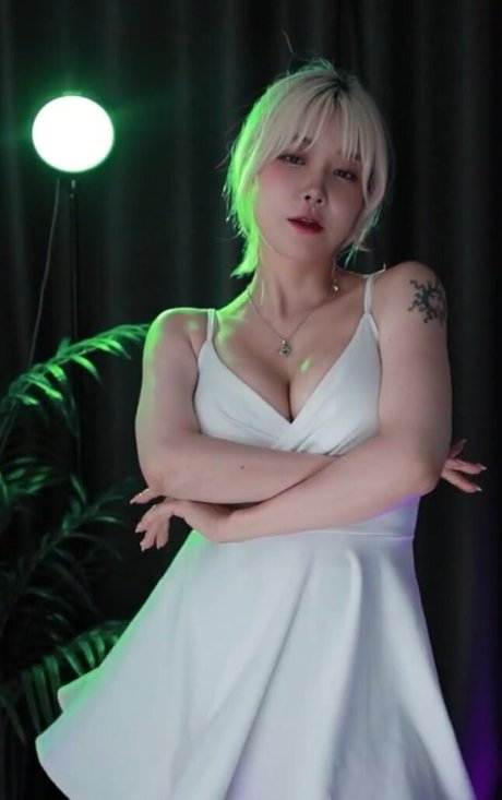 Newna ya erwachsene freie fotos