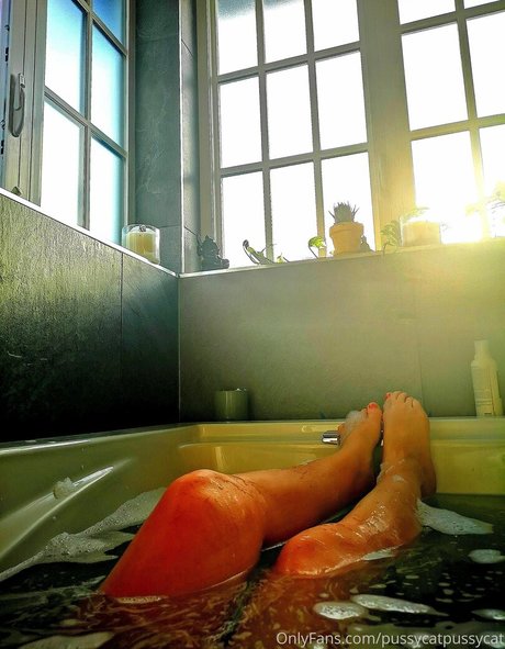 ebenholz-teen-onlyfans heiße perfekte bild