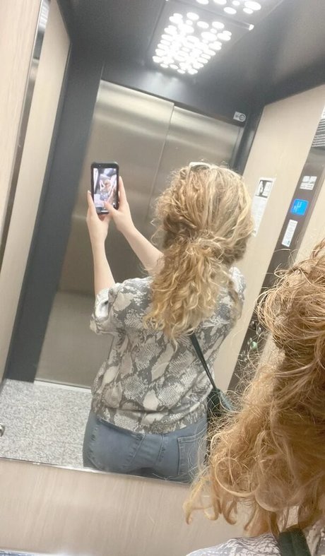 Maryjane Auryn kunst akt archiv