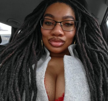 Locked Honey Princess erwachsene nackt foto