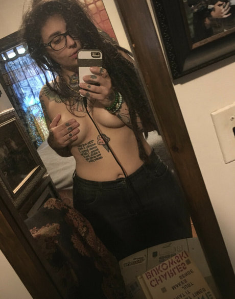 Dreadlust hübsche sex galerien