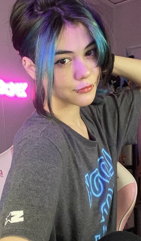 Say cat model pornographische bild