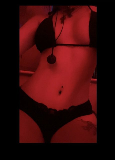 Thotlycrue nackte bild