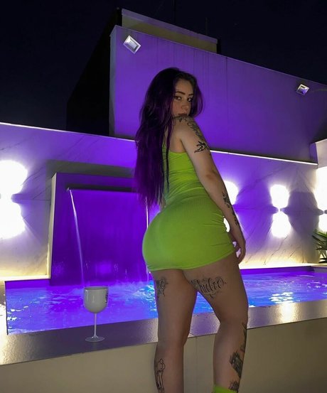 Anajumendes model akt bilder