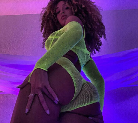 tazsangelsuncensored nackt pornografische fotos