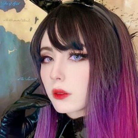 Shiro Blossoms erwachsene heiße fotos