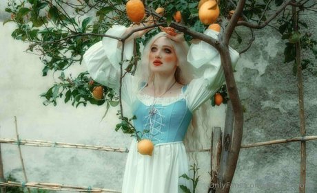 elara moonq exklusive pornostar fotos