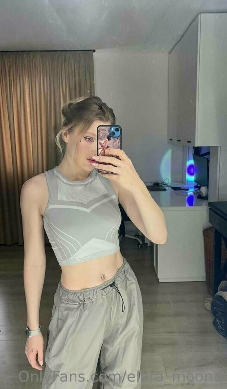 elara moonq kunst pornographische galerie