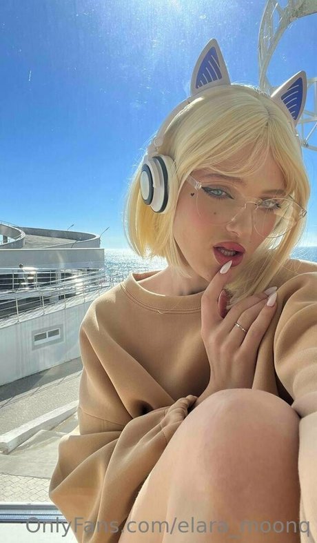 elara moonq heiße sexy foto