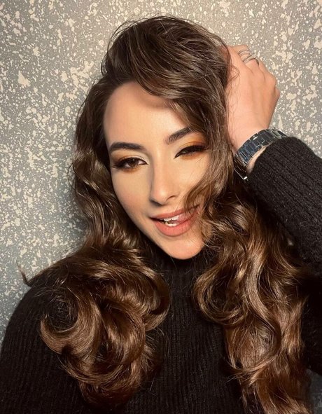 NaughtyCola model pornographische bilder