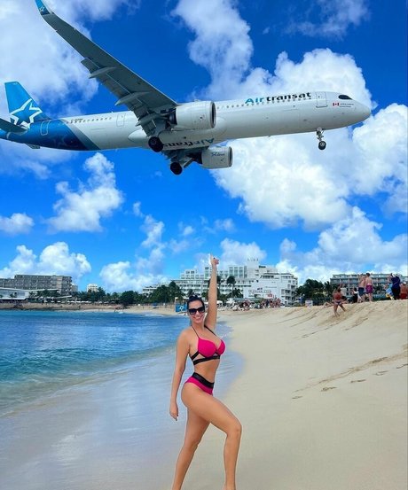 Bojana Stevanovic schöne akt foto