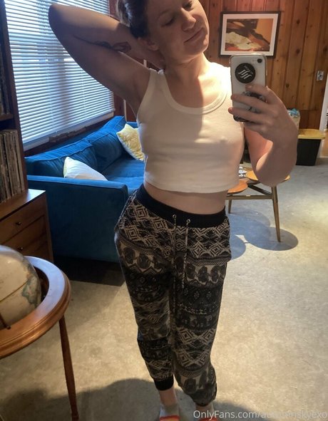 autumnskyexo nackt perfekte galerie