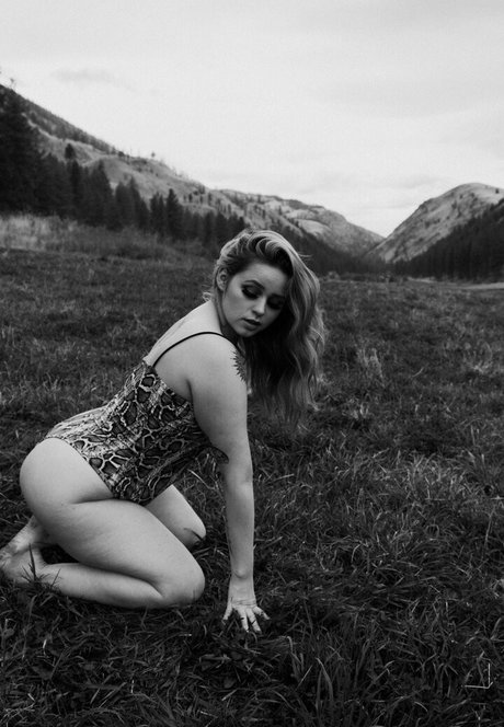 hotchellerae xxx pornographische galerie