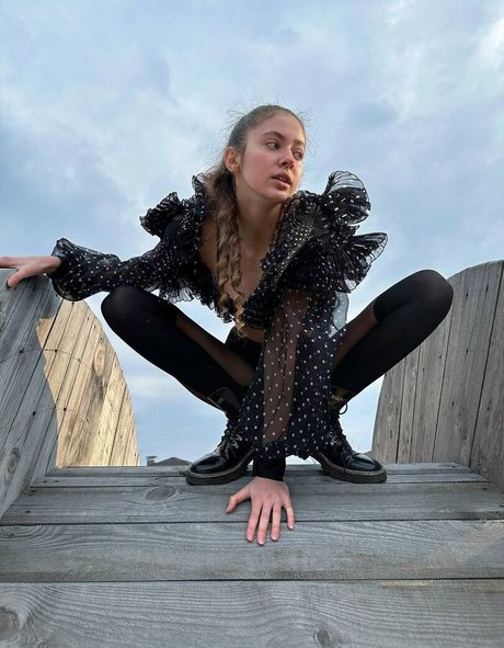 Stefania Deriabina exklusive akt galerien