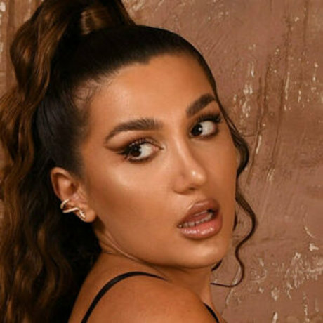 sarahstonnee kunst akt archiv