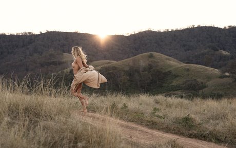 Natalie Jayne Roser erotische kunst bilder