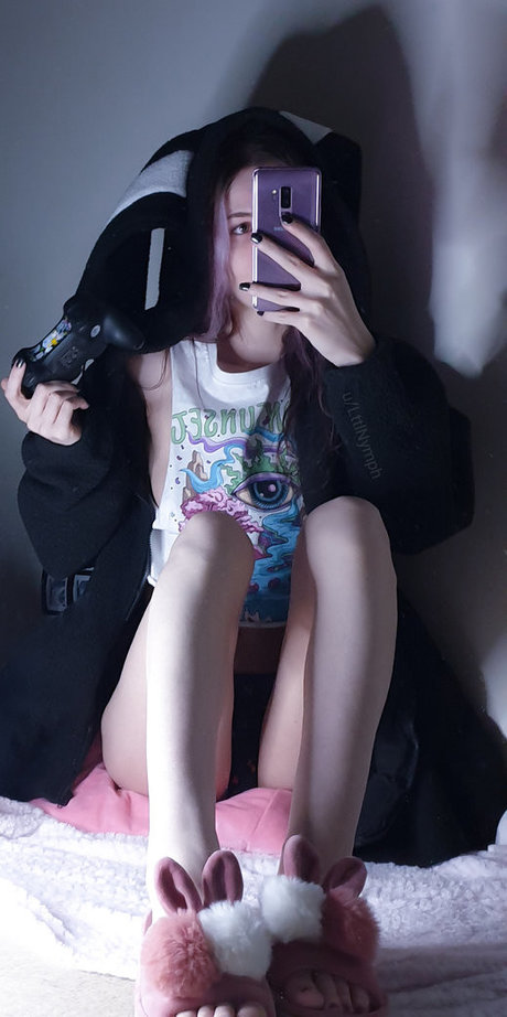 iShyNya hd nackt foto