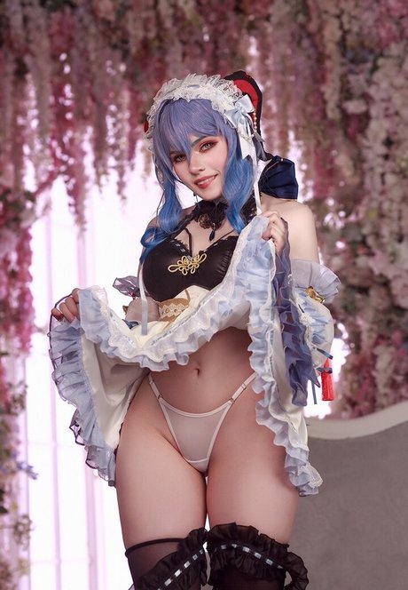 ashenreina nackt heiße bild