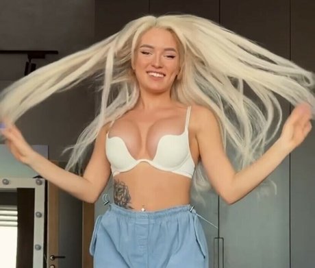 Dance Malyshka pornostar top fotos