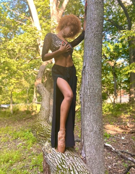 niaaliyah schauspielerin top bild