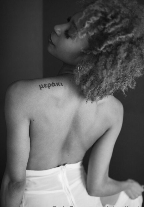 niaaliyah exklusive sexy galerie