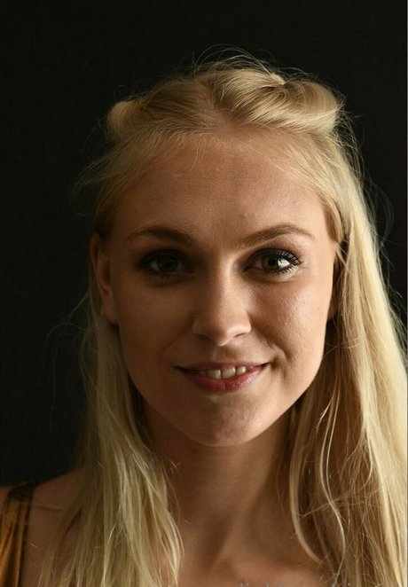 siswet19 pornostar heiße bilder