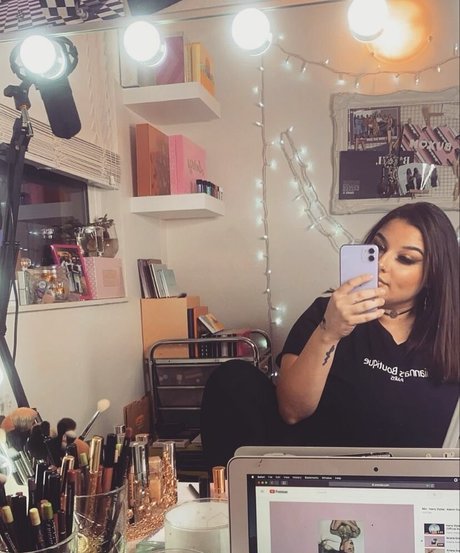 Ilianna top erotische bilder