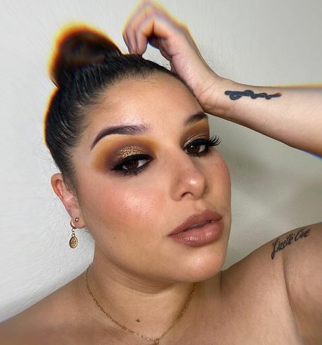 Ilianna perfekte porno bild