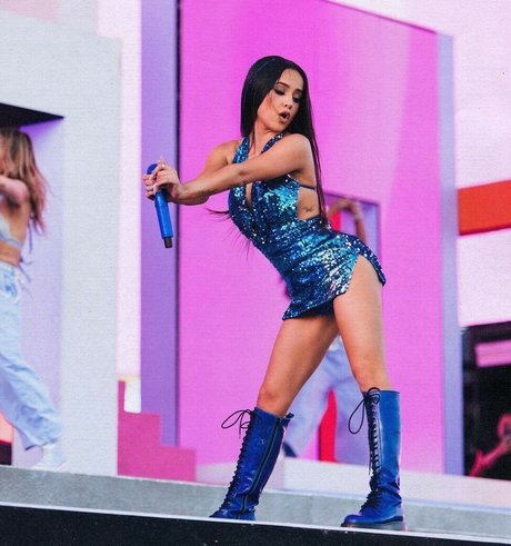 Becky G top exklusive bild