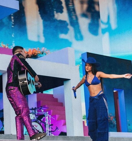 Becky G perfekte kunst fotos