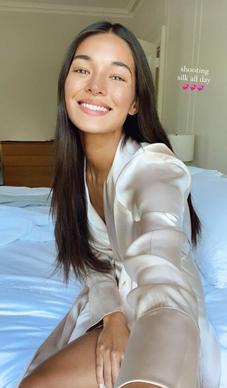 Anelia Moor hd pornostar galerie